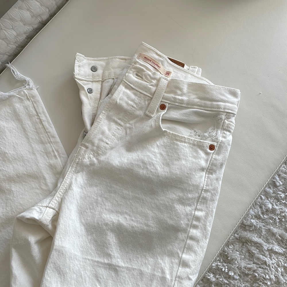 Wedgie straight white jeans
